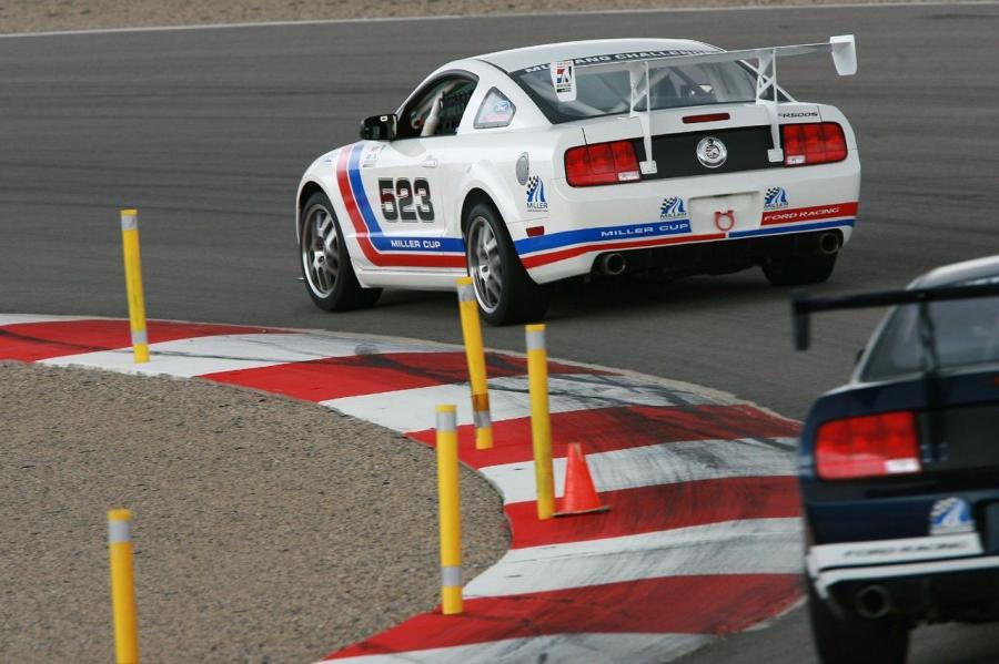  Ford Mustang Racing FR500S 2007 года  (фото 7 из 34)